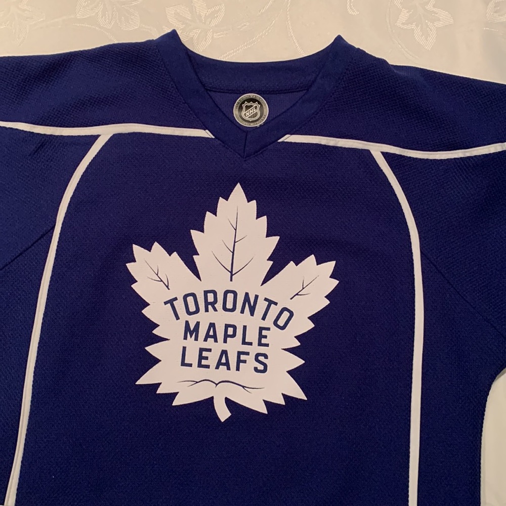 NHL Leafs Matthews jersey - Picture 3 of 10